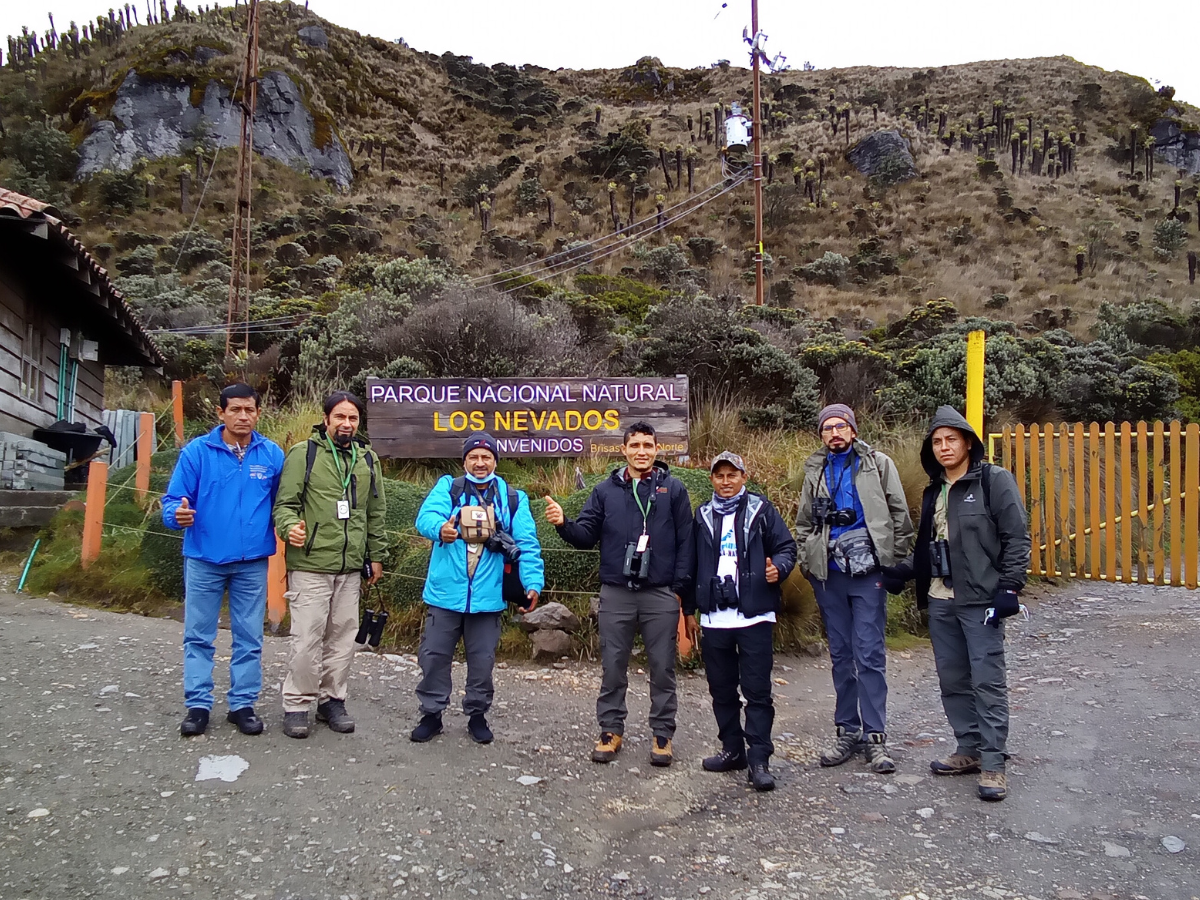 Aprendiendo cómo involucrar a los jóvenes en la conservación mediante la observación de aves